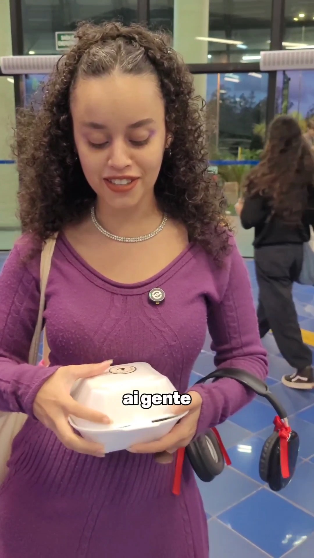 Como é a rotina de quem vive a Cidade Universitária todos os dias? 🎓✨

Entre uma aula e outra, sempre tem aquele momento para conversar, revisar a matéria, adiantar atividades e, claro, recarregar as energias. 🍽️☕

No vídeo, os alunos mostram que variedade não falta: tem pastel, lanches, salgados, prato feito e até a marmita trazida de casa. Cada um encontra a opção que mais combina com seu dia a dia.

Dê o play e venha conhecer um pouco da rotina de quem faz a Uniso acontecer todos os dias! 💙

A Uniso é nota 5 no MEC! Confira no link da bio o cadastro da Instituição no Sistema e-MEC.

#VidaUniversitária #RotinaNoCampus #CidadeUniversitária #Uniso #UniversidadeDeSorocaba #Nota5NoMEC