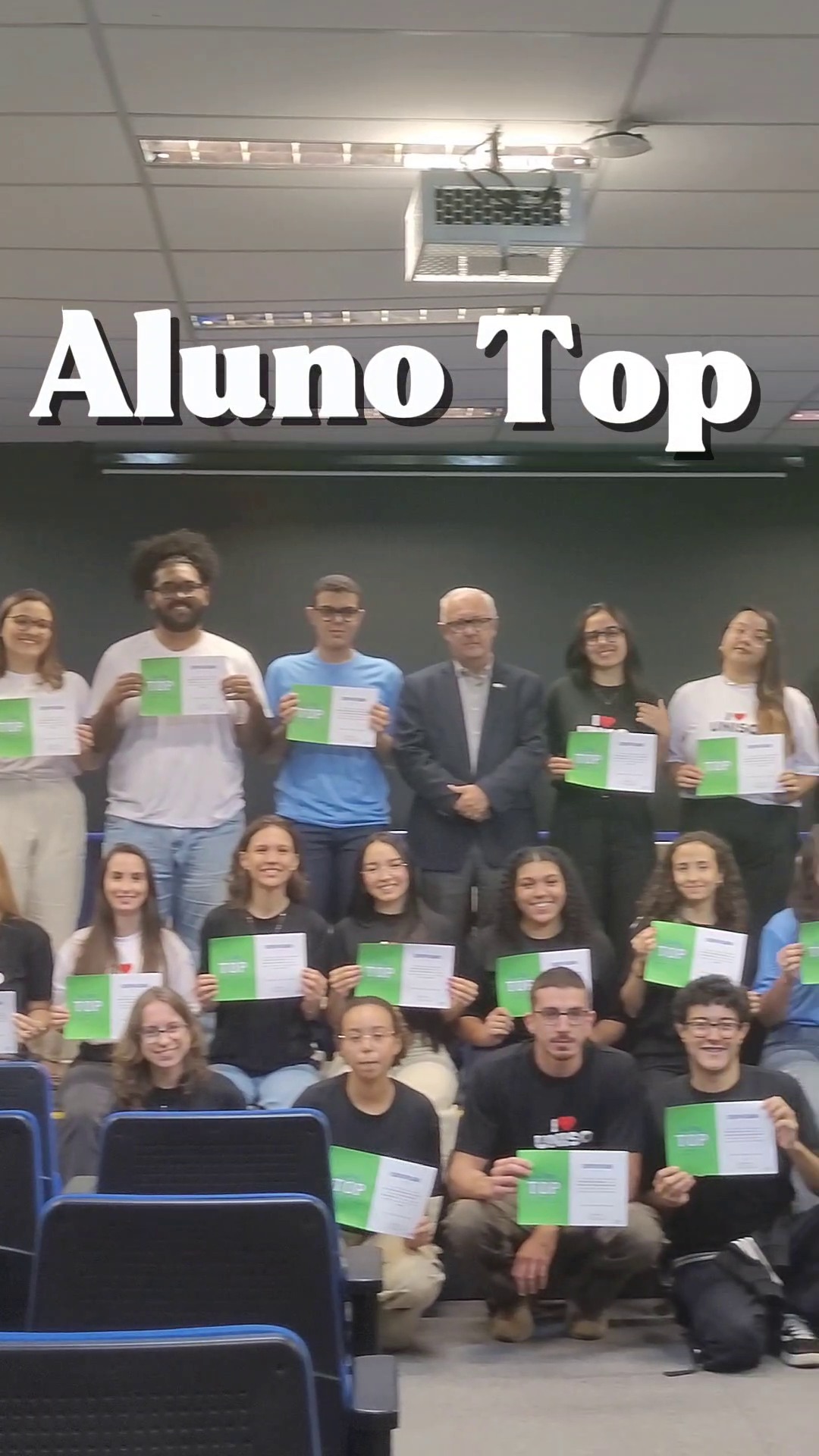 Quando o esforço aparece, ele merece ser reconhecido. 🎓✨

Ontem foi dia de celebrar mais uma edição do Aluno Top, com alunos que se destacaram ao longo de sua trajetória acadêmica no segundo semestre de 2025.

Um momento especial para valorizar a dedicação, a disciplina e tudo o que foi construído durante o semestre.

Parabéns a todos os homenageados! 💙

Dê o play e venha conferir alguns desses momentos!

A Uniso é nota 5 no MEC! Confira no link da bio o cadastro da Instituição no Sistema e-MEC.
#AlunoTop #ExcelênciaAcadêmica #Reconhecimento #Uniso #UniversidadeDeSorocaba #Nota5NoMEC
