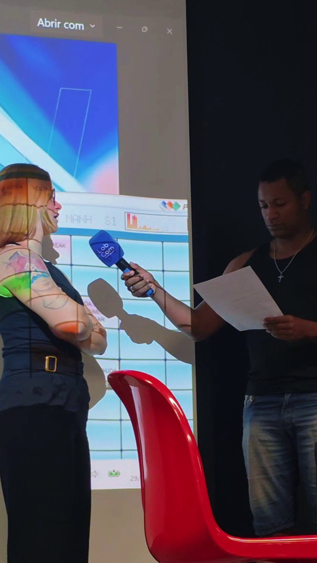 🎤 Conhecimento, inspiração e conexões com o mercado da comunicação!

Nesta semana, o MeetCom 2026 reuniu estudantes de Jornalismo, Publicidade e Propaganda e Relações Públicas em uma programação cheia de aprendizados e troca de experiências. 💡

O evento trouxe profissionais de destaque da região para compartilhar suas trajetórias, desafios e conselhos sobre o mercado de trabalho, aproximando os estudantes das possibilidades da profissão e ajudando a construir os primeiros contatos profissionais.

Dê o play e confira alguns momentos dessa edição! 💙

A Uniso é nota 5 no MEC! Confira no link da bio o cadastro da Instituição no Sistema e-MEC.

#MeetCom2026 #Jornalismo #PublicidadeEPropaganda #RelaçõesPúblicas #UniversidadeDeSorocaba