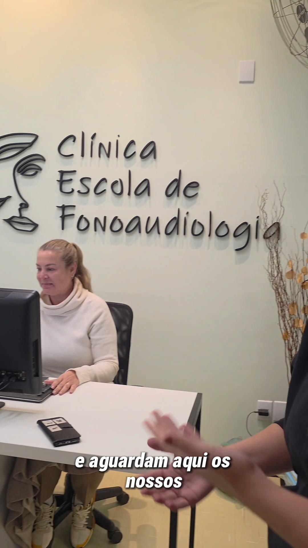 🎙️💙 Você conhece a Clínica-Escola de Fonoaudiologia da Uniso?

Em mais um episódio do Uniso Labs, a professora Monique nos apresenta esse espaço da Universidade e mostra um pouco mais sobre o universo da Fonoaudiologia!

Entre ambientes de aprendizagem e experiências que fazem parte da formação universitária, cada espaço da Uniso tem uma história para contar. E nada melhor do que conhecer tudo isso de perto! 🎓✨

▶️ Dê o play, acompanhe essa visita e conte pra gente: qual espaço da Uniso você gostaria de conhecer no próximo Uniso Labs?

📽: Fernanda Pamcco

A Uniso é nota 5 no MEC! Confira no link da bio o cadastro da Instituição no Sistema e-MEC.
#UnisoLabs #Fonoaudiologia #ClínicaEscola #VidaUniversitária #UniversidadeDeSorocaba