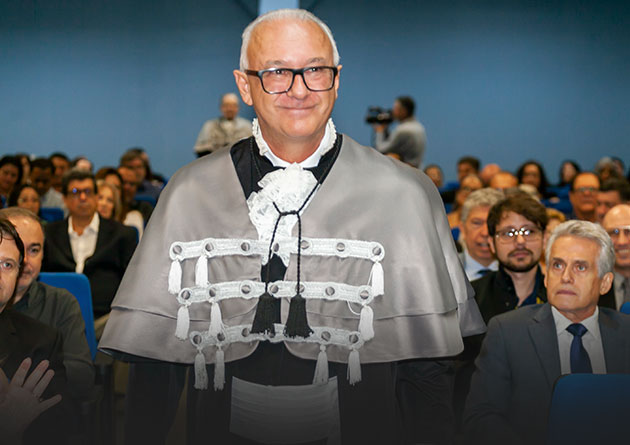 Professor José Martins toma posse como Reitor da Uniso